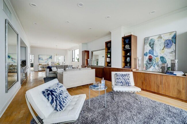 Building Photo - 1111 Hermann Dr Unit 269.4