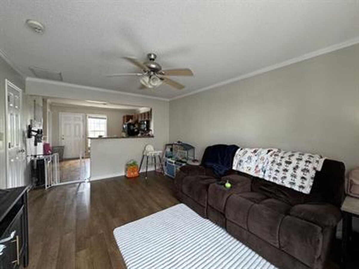 Photo - 154 Cornerstone Pl