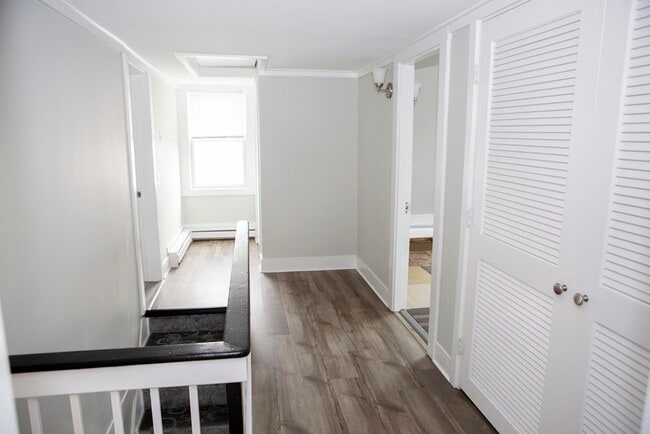 Photo - 43 Beacon St Unit 2