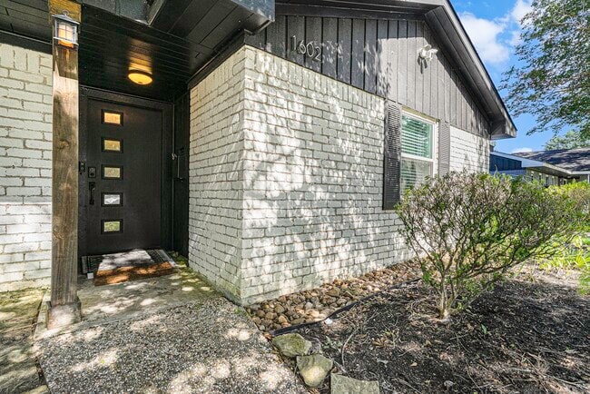 Photo - 1602 Loch Lake Dr