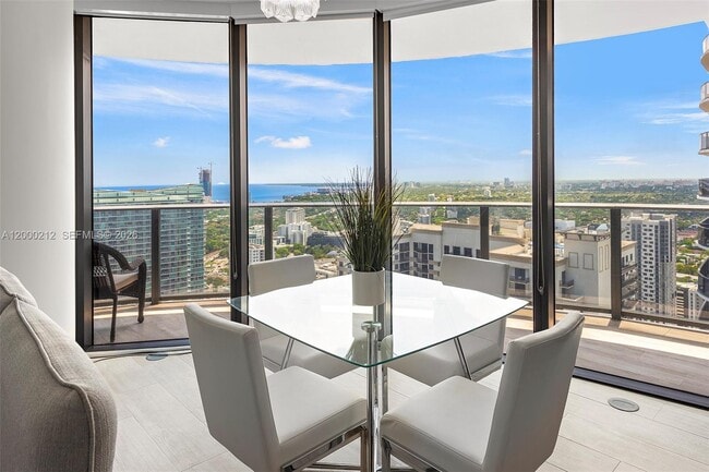 Photo - 45 SW 9th St Unit 4006