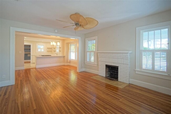 Photo - 1430 1st St N