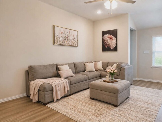 Photo - 16603 Villa Del Luna Ln