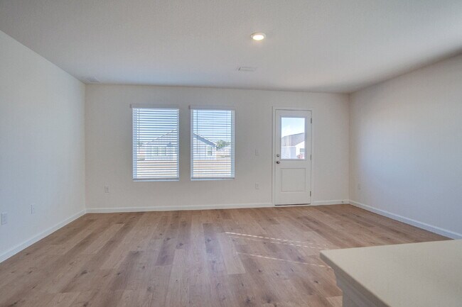 Photo - 4-Bedroom Eagles Ridge Rental with Open Floor Plan & Internet Included