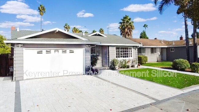 Building Photo - 1718 Vista Glen Dr