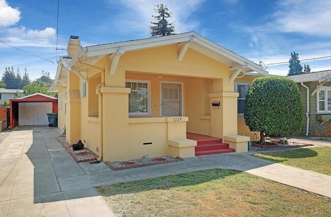 Photo - 129 Oakes Blvd