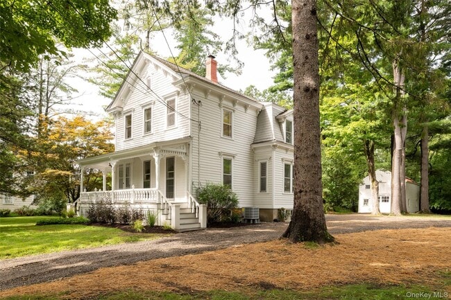 Photo - 42-44-44 Montgomery St
