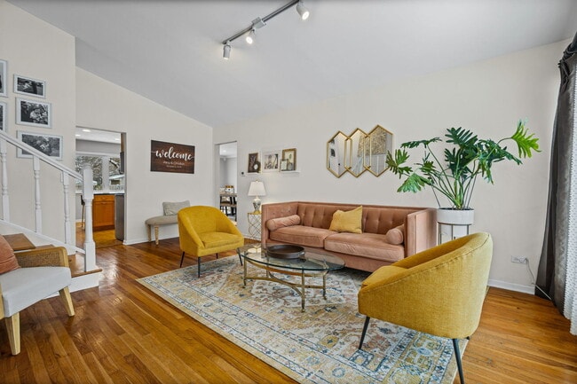 Photo - 42 W Taylor Rd