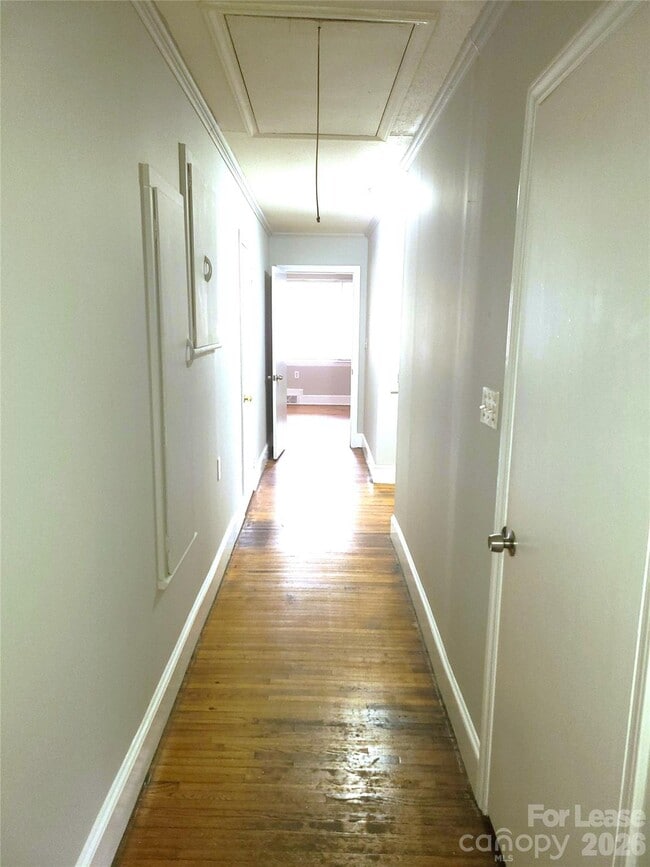 Photo - 90 Creswell Dr NE