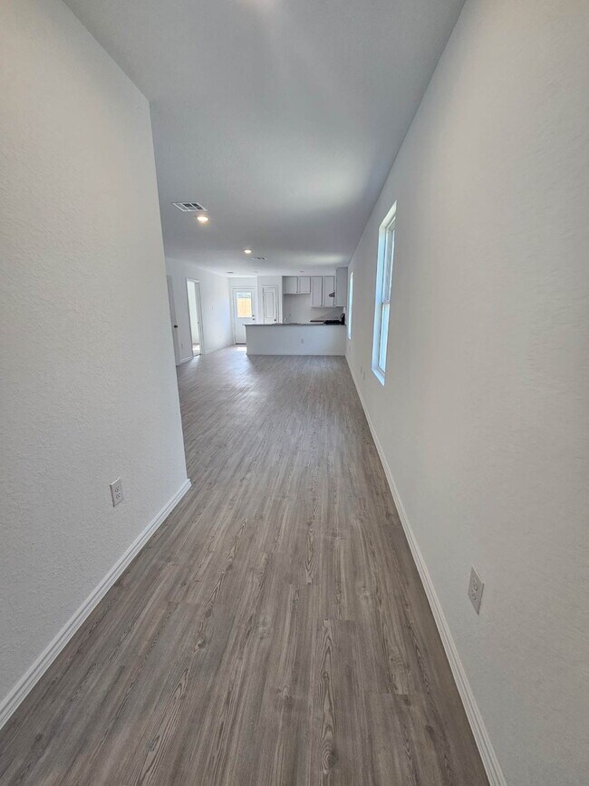 Photo - "Charming 3-Bed Sanctuary with Granite Elegance in San Antonio! Voucher Accepted! "