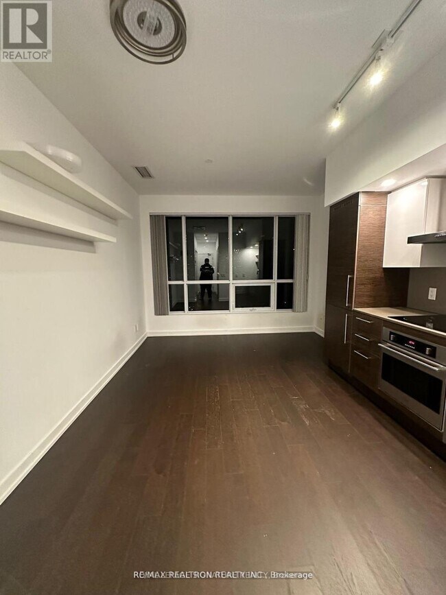 Photo - 1030 King St W Unité 1008