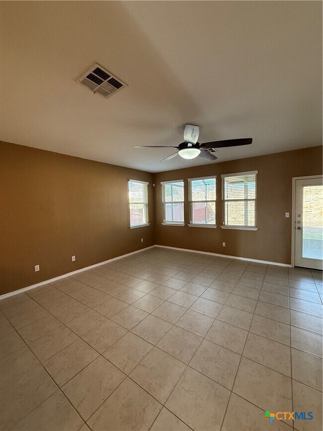 Photo - 305 Leather Oak Loop