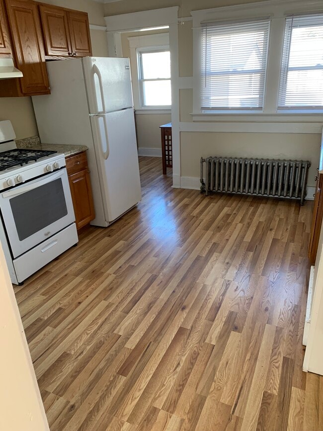 Kitchen - 634 Main St Unit 2