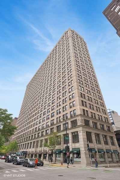 Photo - 600 S Dearborn St House