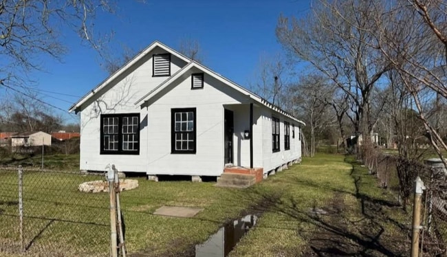 Building Photo - 3950 Scranton St Rental