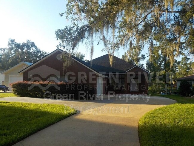 Building Photo - 1761 Oak Grove Dr S