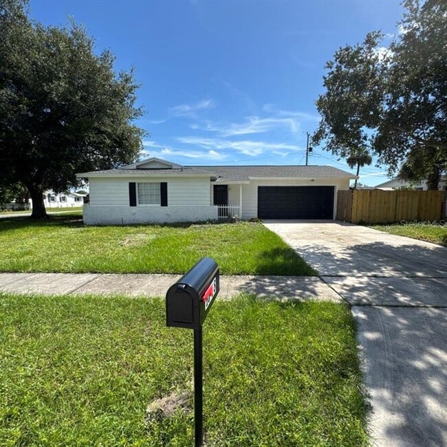 Photo - 1718 Palmer Ln