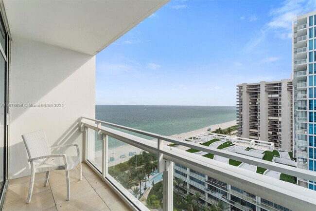 Building Photo - 6801 Collins Ave Unit LPH01