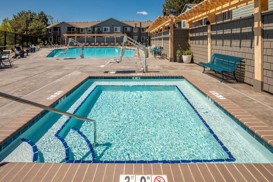 Creekside & Spring Creek apartments — community photo