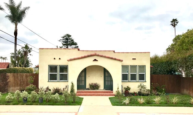 Duplex - 2218 San Marcos St Unit 2216