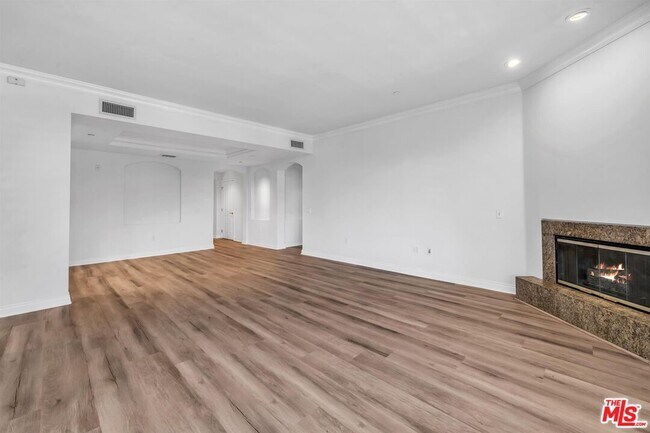 Photo - 11847 Gorham Ave Unit 104