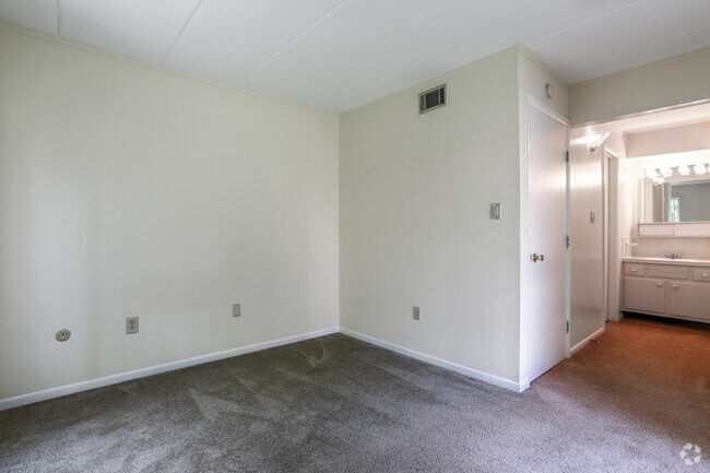 1 Bed/ 1 Bath - 600 Sq Ft