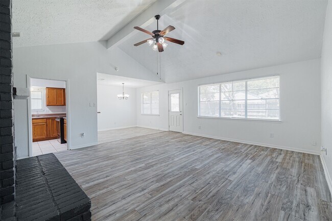 Photo - 16702 Pebbleglen Dr
