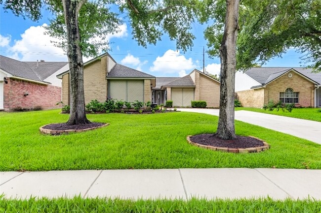 Building Photo - 7023 Brockington Dr