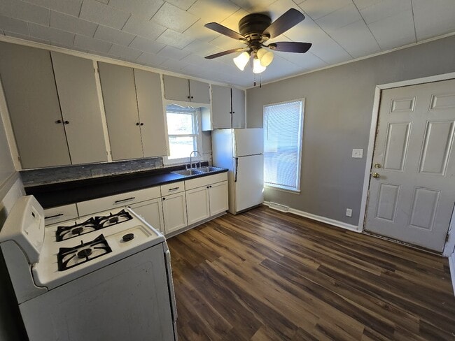 Photo - 1754 Locke Ave