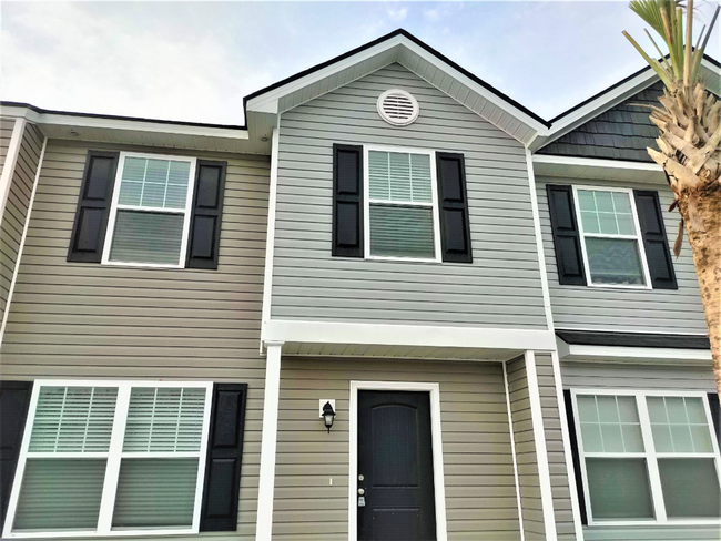 7 SAW - 7 SAW Apartment Unit 7 SAW