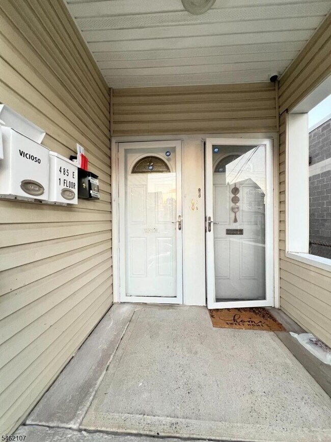485 E 27th St Unit 1