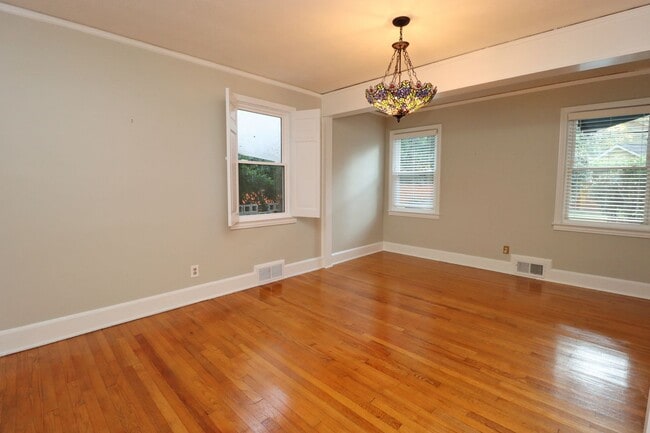 Photo - Updated 3 bedroom 2.5 bath home in Sherwood Forest