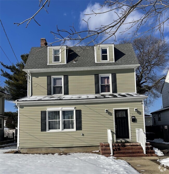 Building Photo - 87 Cruikshank Ave Rental