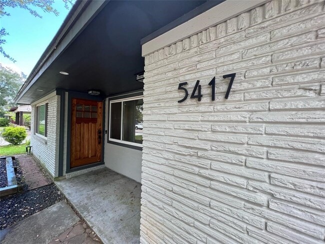 Building Photo - 5417 De Milo Dr Rental