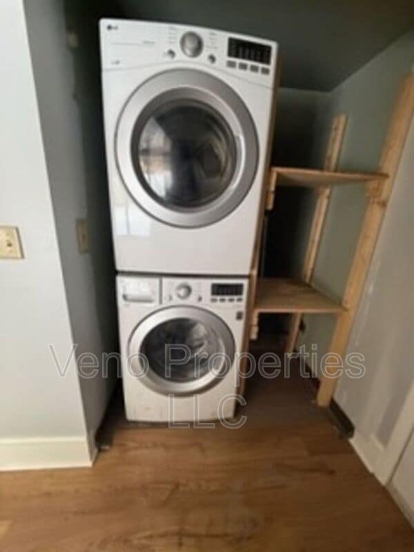 Photo - 183 Arrow Wood Pl