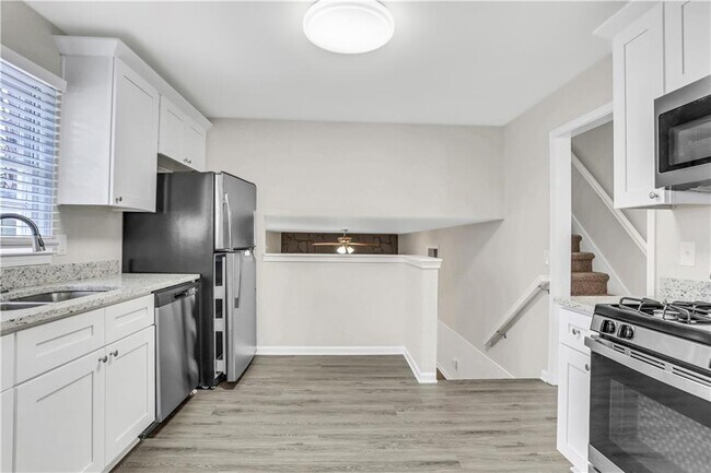 Photo - 219 Sabrina Ct