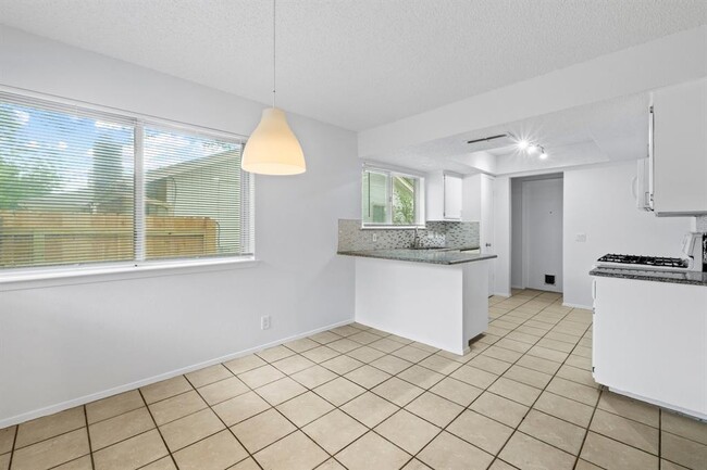 Photo - 3509 Monument Dr