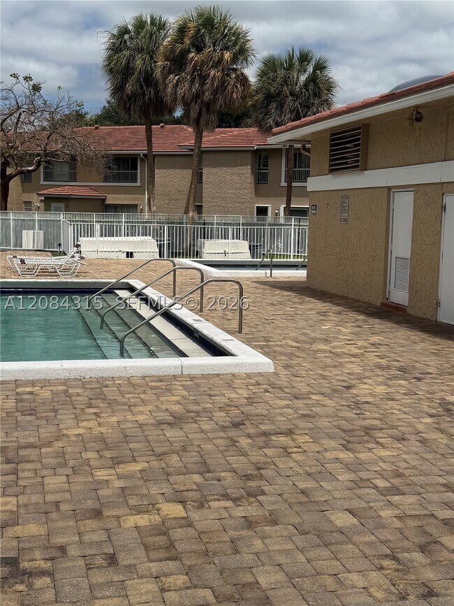 Photo - 10228 Twin Lakes Dr Unit 16-E