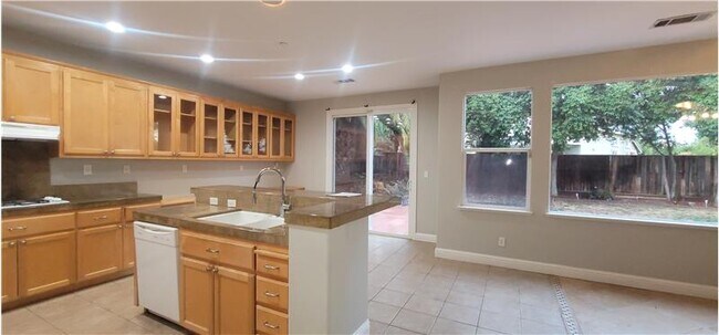 Photo - 2467 Berkshire Ln