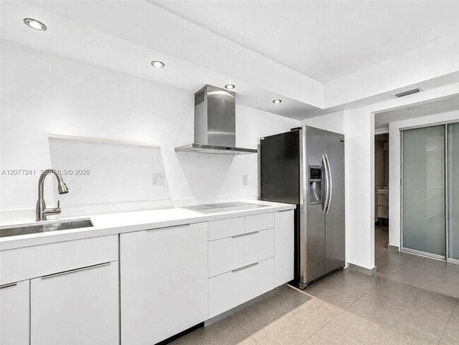 Photo - 19380 Collins Ave Unit 905