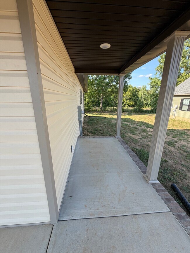 Photo - 153 Apache Ln