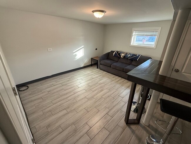 5230 W Winona St Unidad B