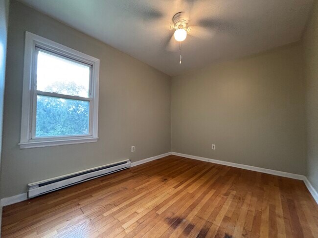 Photo - 103 Hanks St