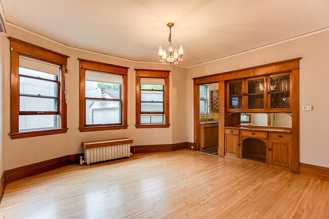 Photo - 1651 Minnehaha Ave W