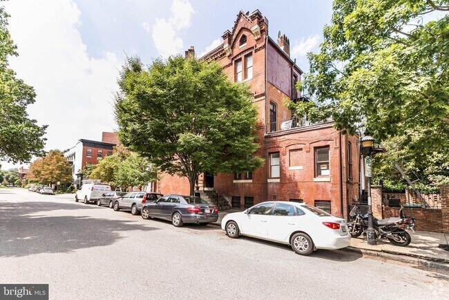 Building Photo - 1501 Bolton St Unit 1 Rental