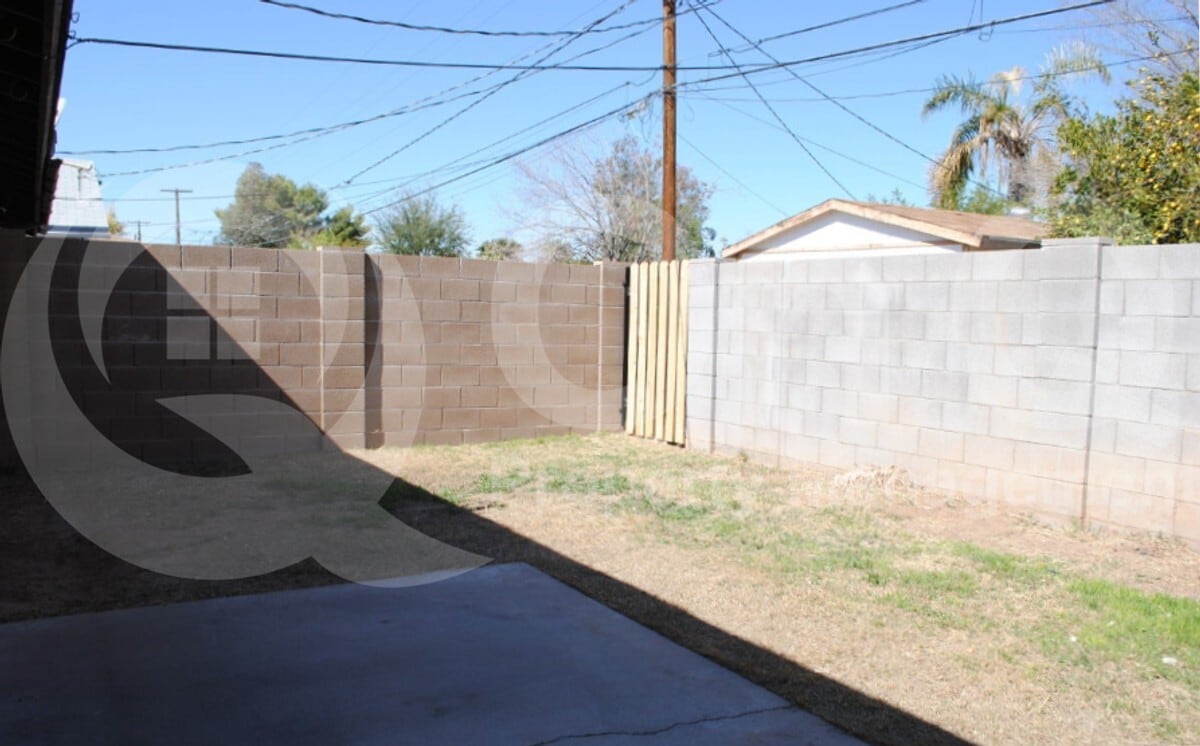 Photo - 462 E Royal Palms Dr House