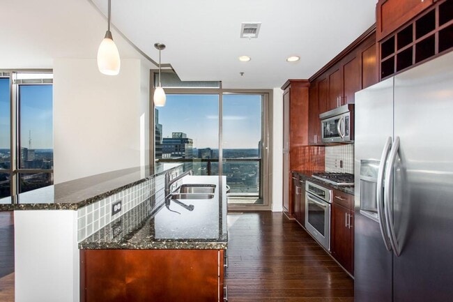 Photo - 270 17th St NW Unidad 2702