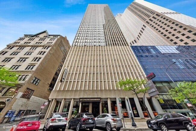 Building Photo - 100 E Walton St Rental