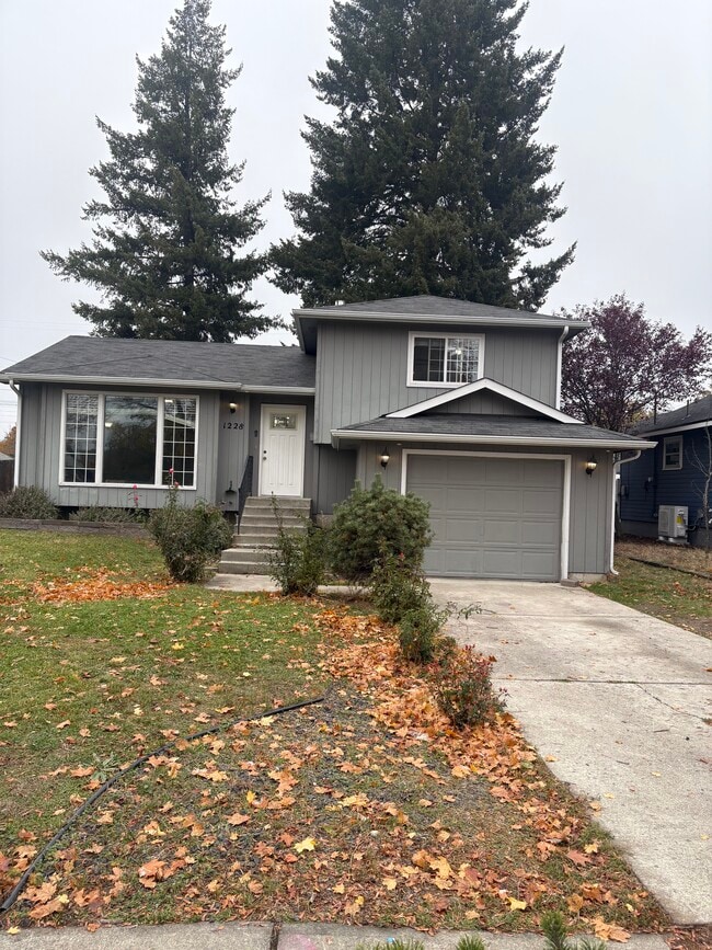 Building Photo - 1228 W Cleveland Ave