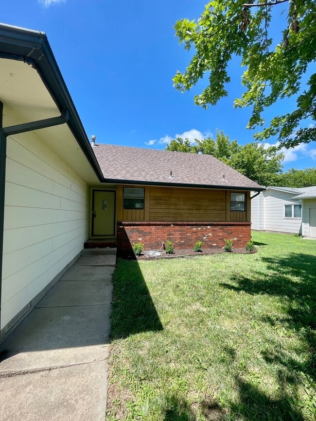 3 bedroom in Andover! Mowing included! - 3 bedroom in Andover! Mowing included! House
